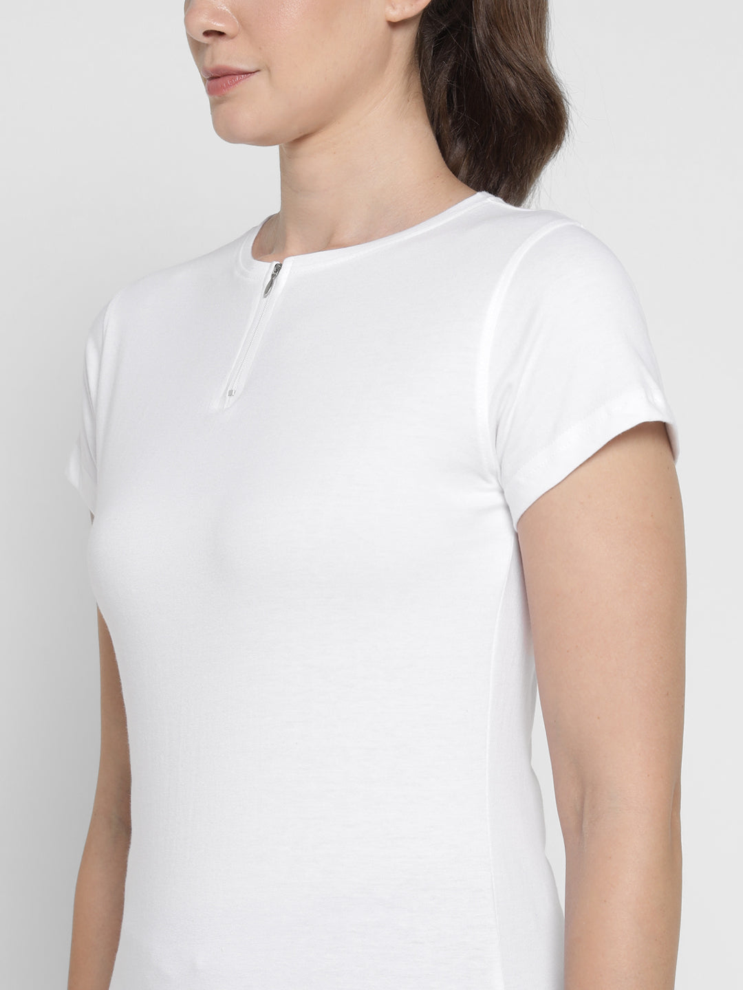 Ap'pulse Women's Short Sleeve Round Neck Zipper Tshirt