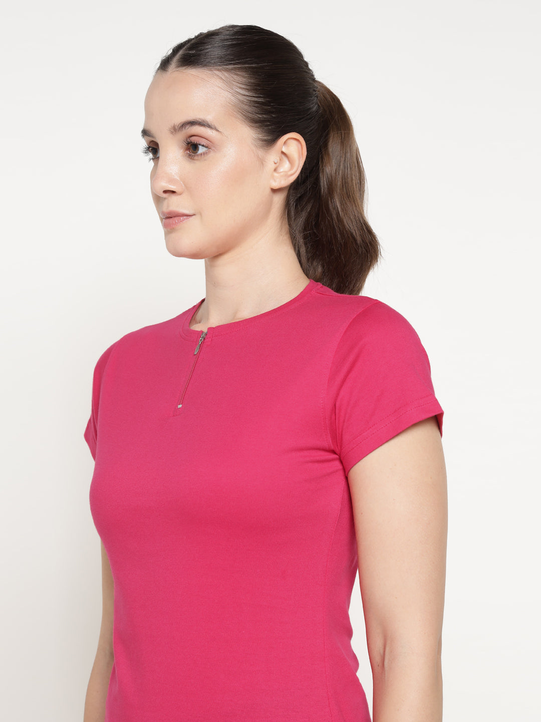 Ap'pulse Women's Short Sleeve Round Neck Zipper Tshirt